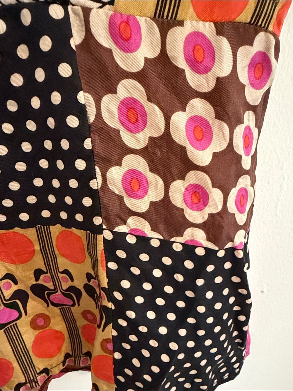 Nanette Lepore Patchwork V-Neck Blouse in Pink & Brown w Black Trim Y2K - Flaw - Picture 14 of 16